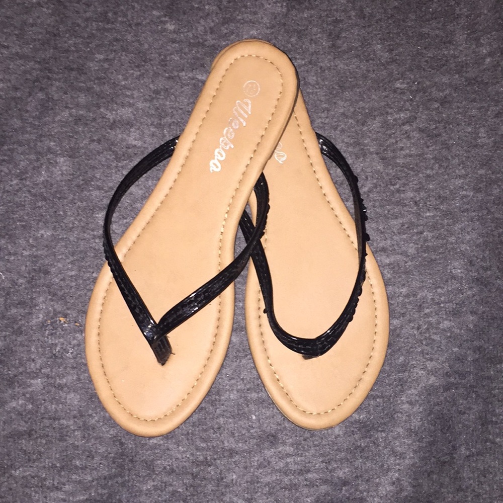 Flip Flops w Black Strap